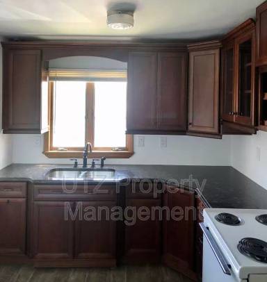 Main picture of 1367 N Main St