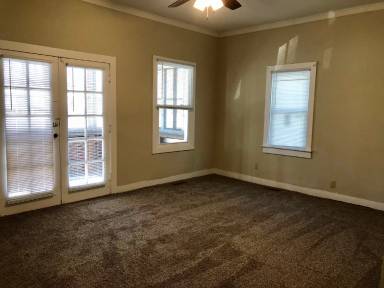 Main picture of 1050 N 5th St