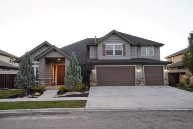 Main picture of 3184 S Fox Leash Ave