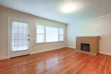 Main picture of 2310 NE Weidler St