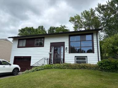 Main picture of 2525 E 44th St