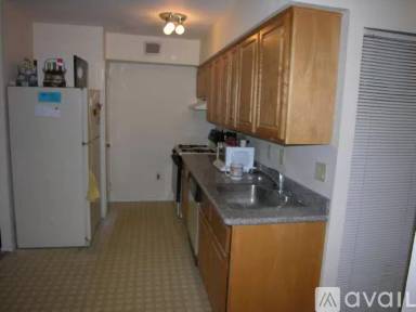 Main picture of 289 Greenough St