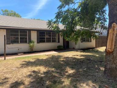 Main picture of 1715 Meadowbrook Dr