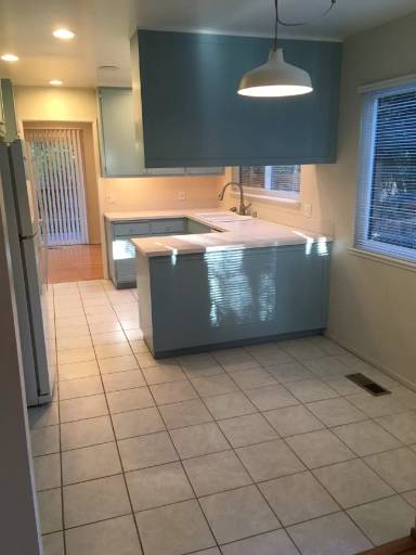 Main picture of 37 Lyford Dr