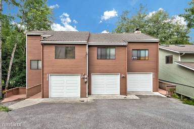 Main picture of 20107 Forest Park Dr NE