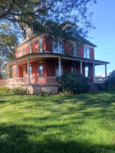 Main picture of 2548 Lincoln Hwy E