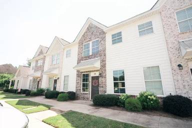 Main picture of 3855 Academy Dr