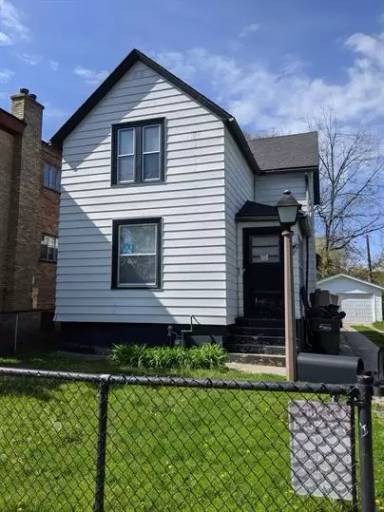 Main picture of 910 Edwards St