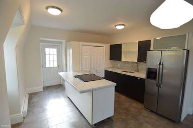 Main picture of 35 Van Winkle St