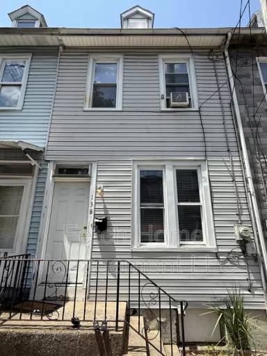 Main picture of 138 Coral St