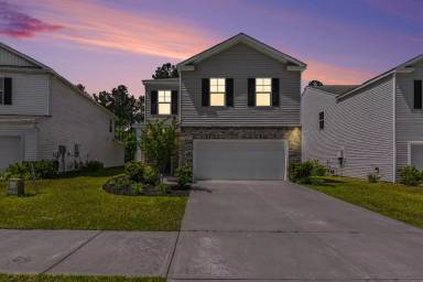 Main picture of 111 Blossom Wood Ln