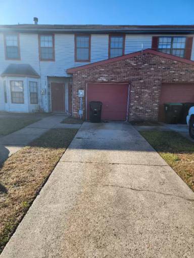 Main picture of 9 Hampton Gate Dr