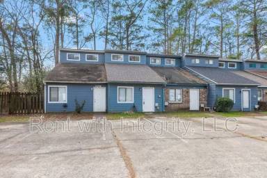 Main picture of 2200 Sandpiper St