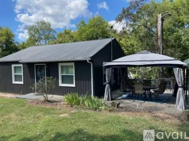 Main picture of 801 Centeroak Dr