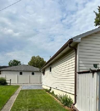 Main picture of 1413 E Caracas Ave