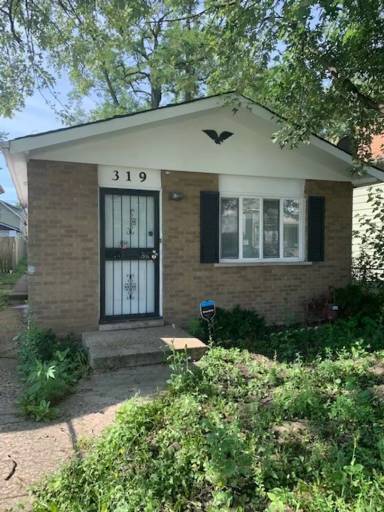 Main picture of 319 W 107th St