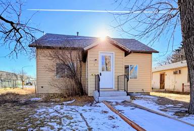 Main picture of 604 4th Ave NW