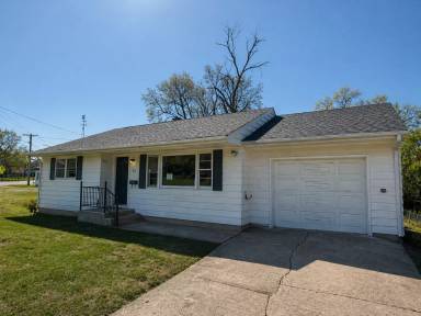 Main picture of 912 Chicago Ave
