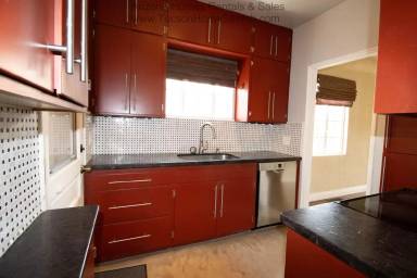Main picture of 122 N Martin Ave