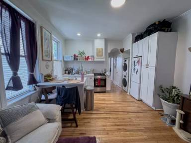 Main picture of 1223 N Franklin St
