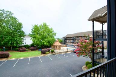 Main picture of Plainsview Condos