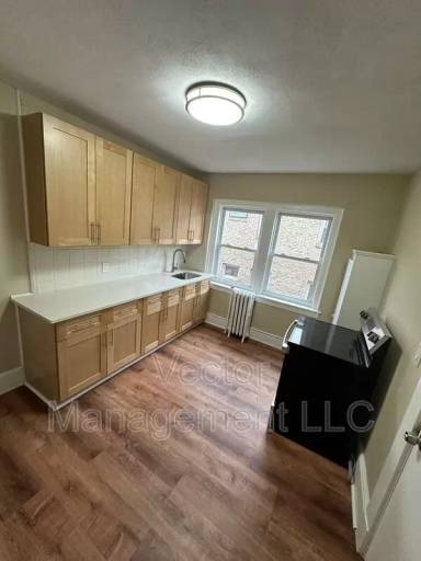 Main picture of 173 Elm St