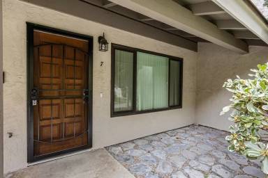 Main picture of 5661 Lake Park Way