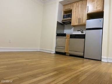 Main picture of 214 E 51st St
