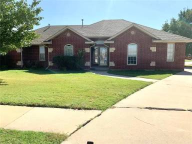 Main picture of 3300 Arcadia Dr