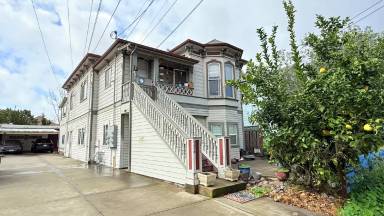 Main picture of 2424 Eagle Ave