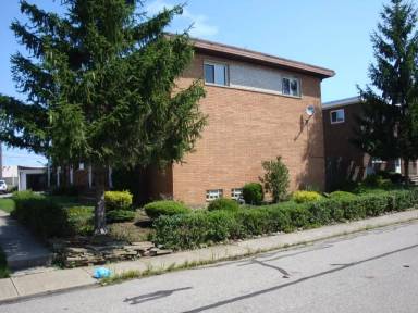 Main picture of 16223 Edgewood Ct