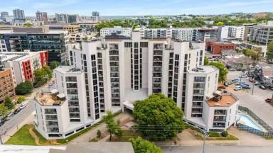 Main picture of University Square Condominiums
