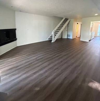 Main picture of 5283 S Gravenstein Park