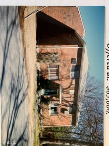 Main picture of 219 Bishop Dr