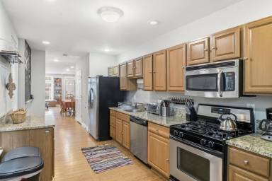 Main picture of 2040 Orleans St