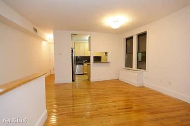 Main picture of 226 E 70th St