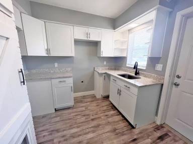 Main picture of 90 NW 32nd Ave