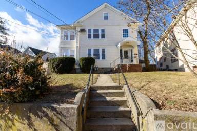 Main picture of 14 Mayflower Ave