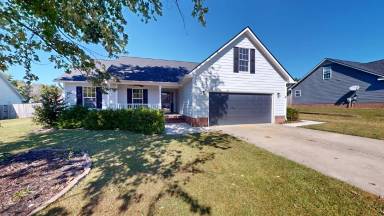 Main picture of 108 Alexander Ct