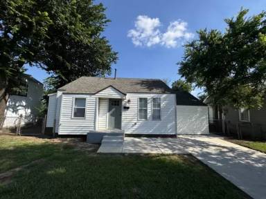 Main picture of 206 W Ercoupe Dr