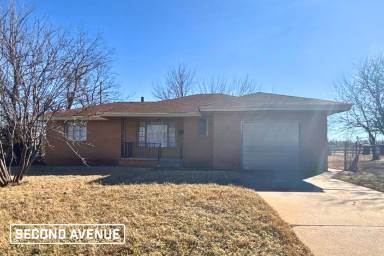 Main picture of 800 NE 35th St