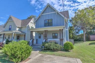 Main picture of 1422A Huffine St