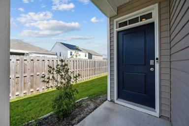 Main picture of 207 Airlie Vista Ln