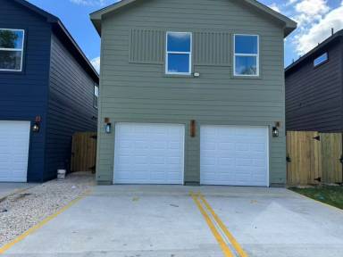 Main picture of 8112 De Priest St