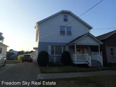 Main picture of 920 E 10th St