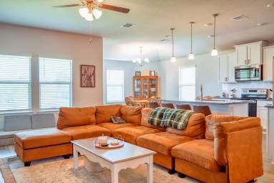 Main picture of 6260 Matagorda Rd