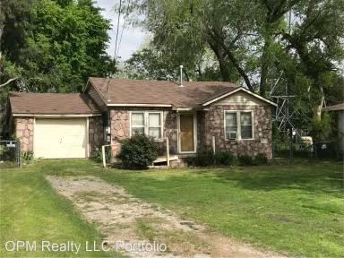 Main picture of 2142 N Midwest Blvd