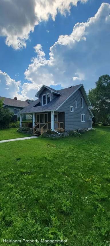 Main picture of 140 W Mankato St