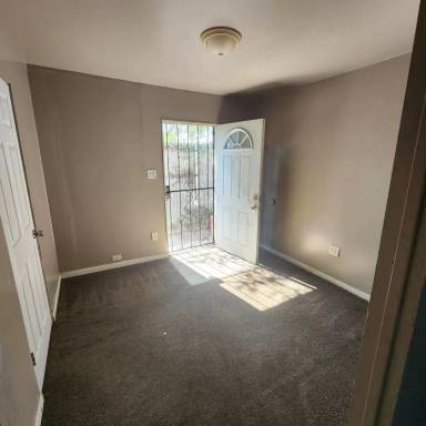 Main picture of 1992 McKinley St