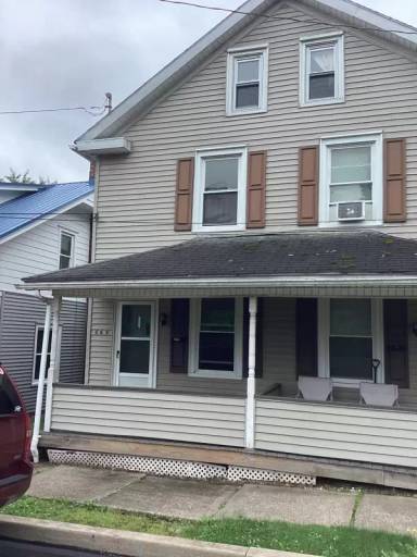 Main picture of 669 Queen St